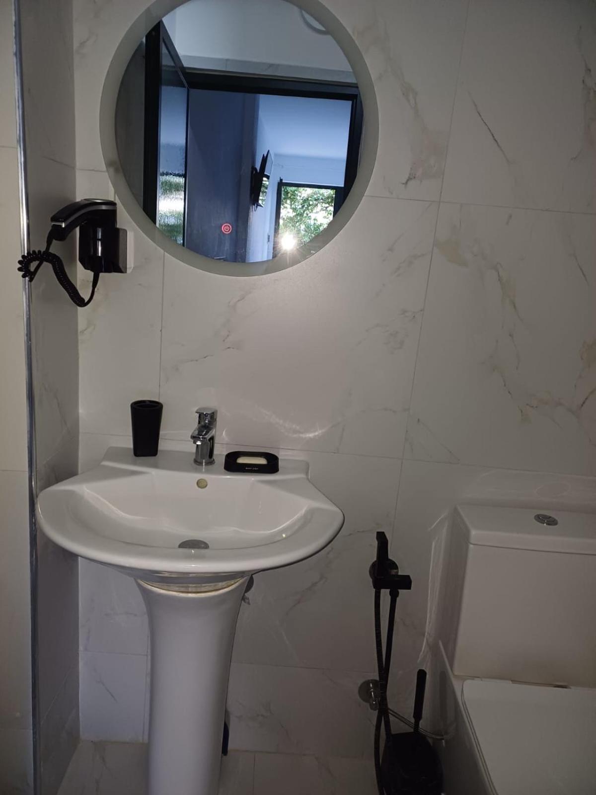 Arben Apartment ดูร์เรส ภายนอก รูปภาพ